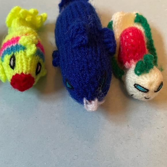 NWOT Hand Knit Finger Puppets: Fish, Snail, Turtle, Snake + Whale (Set of 5) - Picture 3 of 4